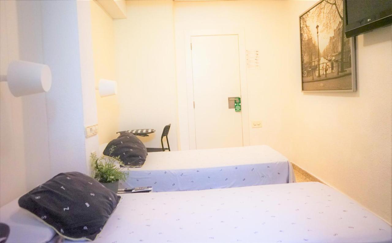 Hostal On Dormire บาเลนเซีย ภายนอก รูปภาพ