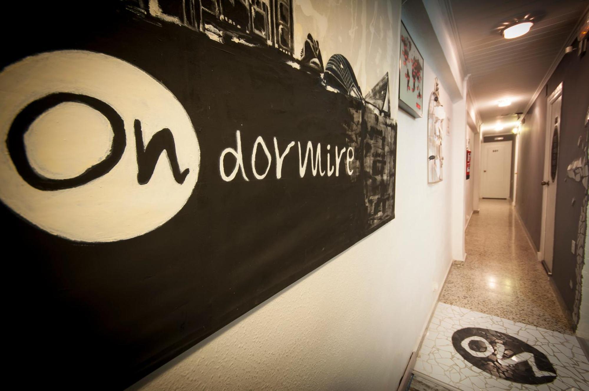 Hostal On Dormire บาเลนเซีย ภายนอก รูปภาพ