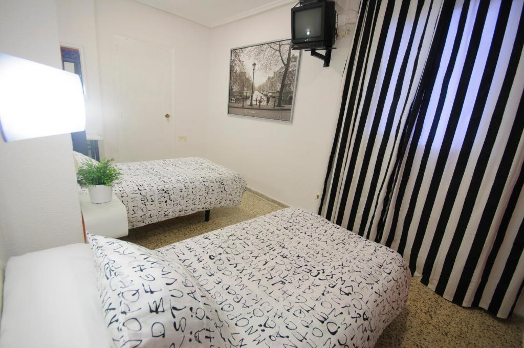 Hostal On Dormire บาเลนเซีย ห้อง รูปภาพ