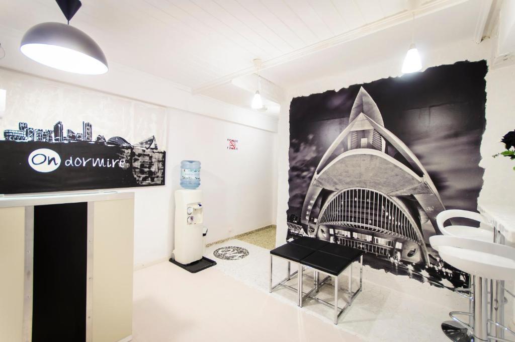 Hostal On Dormire บาเลนเซีย ภายนอก รูปภาพ