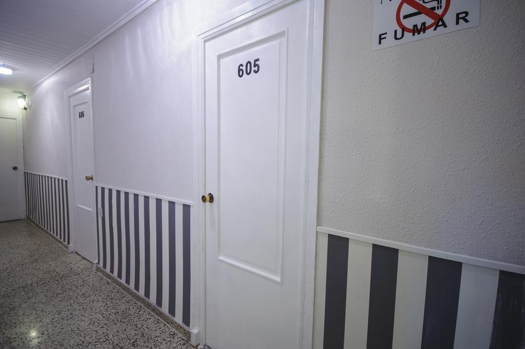 Hostal On Dormire บาเลนเซีย ภายนอก รูปภาพ
